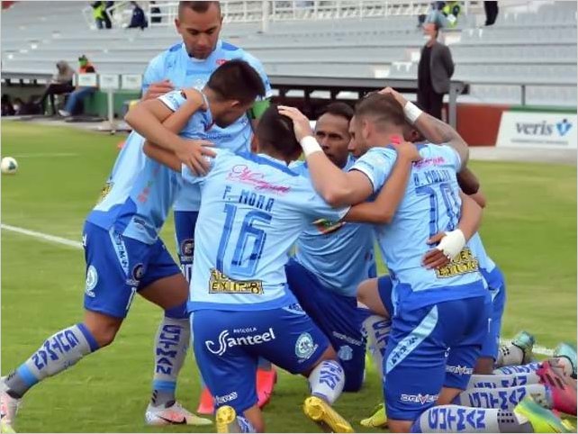 Macar� se impuso 5-1 a Delf�n con goles de Herrera, Uchuari y De la Cruz
