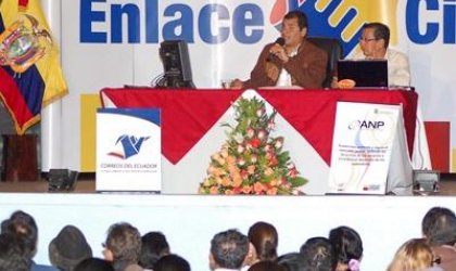Correa cuestiona secciÃ³n clasificados de ciertos medios de comunicaciÃ³n