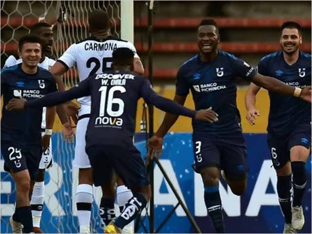 Universidad Cat�lica goleo al Melgar con un estrepitoso 6-0