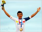 Richard Carapaz gana medalla de Oro en Tokio para Ecuador despu�s de 25 a�os