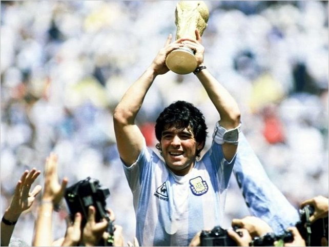 Maradona: muere el astro argentino que fue mucho m�s que el futbolista m�s grande de la historia