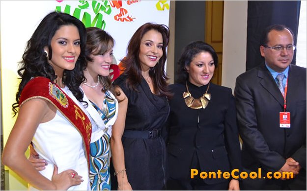 Lanzamiento del afiche de la Fiesta de la Fruta y de las Flores Ambato 2014