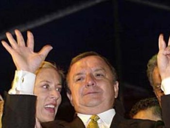 Alvaro Noboa recorre el mundo en busca de nuevos mercados