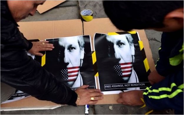 Assange denuncia desde la Embajada de Ecuador un presunto complot en su contra