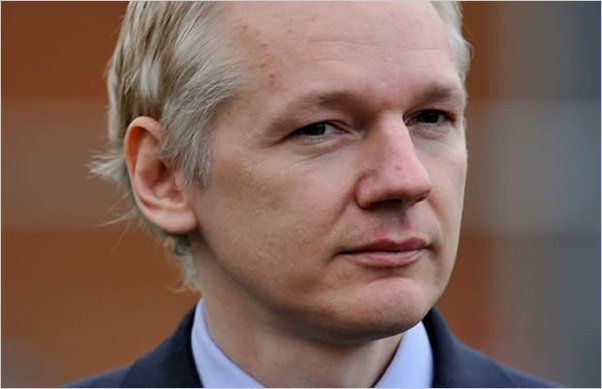 Madre de Assange presenta informaciÃ³n que confirma que la vida de su hijo estÃ¡ en riesgo