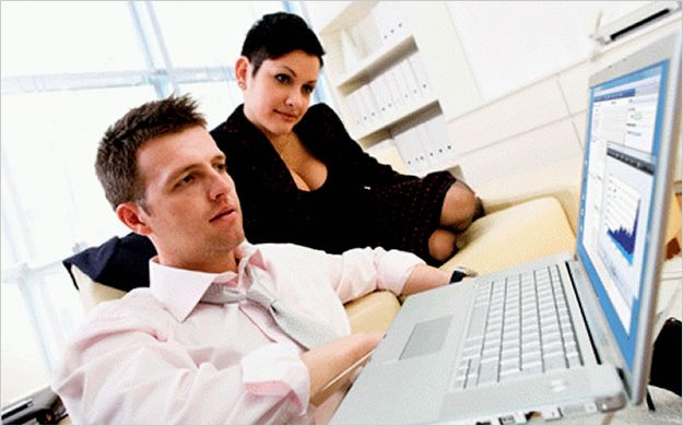 Nueve de cada 10  personas usan Internet antes de comprar auto