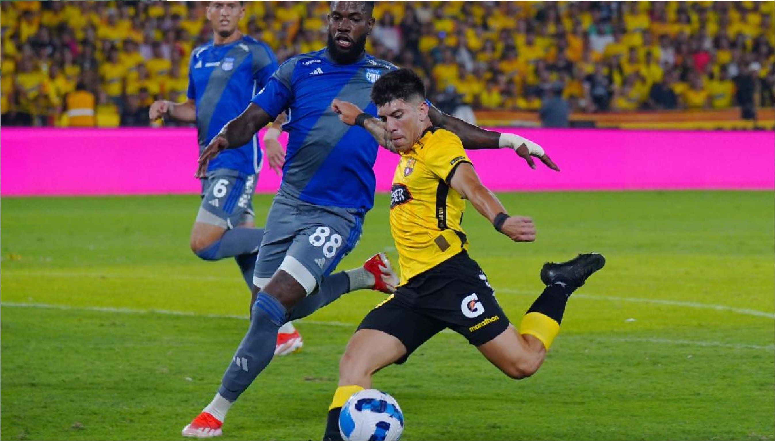 Crisis Financiera y Sanciones FIFA: Una Prueba de Fuego para el F�tbol de Elite en Ecuador