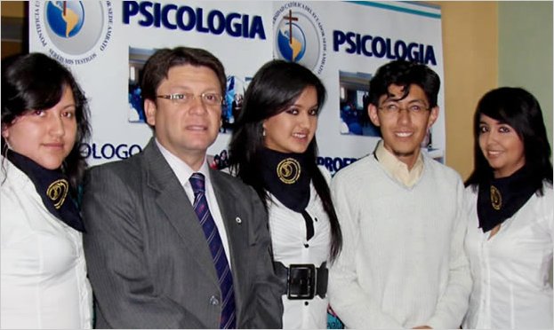 Con gran Ã©xito se desarrollo la Feria PUCESA 2011 en la ciudad de Ambato