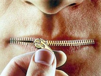 AP busca control total de la prensa con su Ley