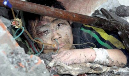 Asciende a 400 cifra de muertos por terremoto en China