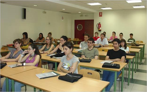 Se interviene a catorce universidades por su 