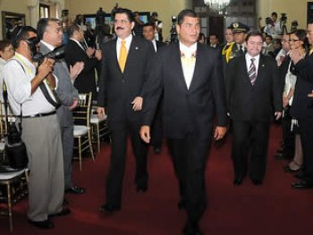 En Carondelet, presidente Correa participa en velorio de John Merino