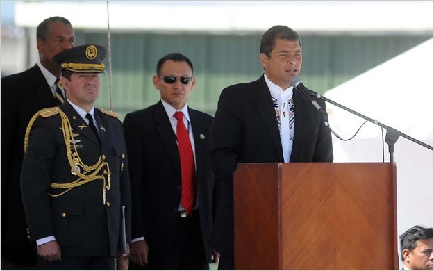 Correa pide renuncia 