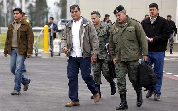 Correa analiza asistir a la asunciÃ³n del Papa