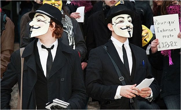 Detienen a varios integrantes de Anonymous en el Mundo