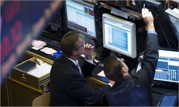 Dow Jones cierra 634 puntos tras el desplome final