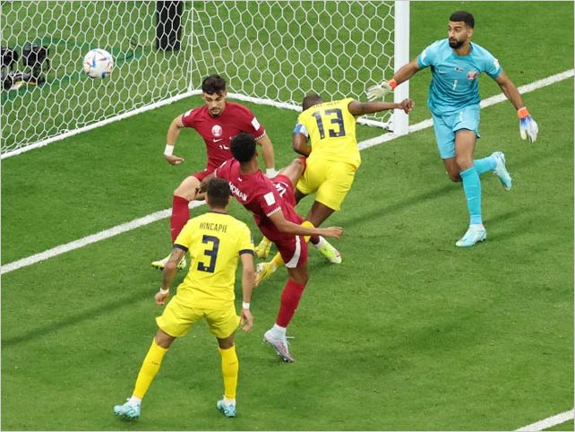 Ecuador le gana 2-0 a Catar, primera vez que un local pierde el partido inaugural en un Mundial