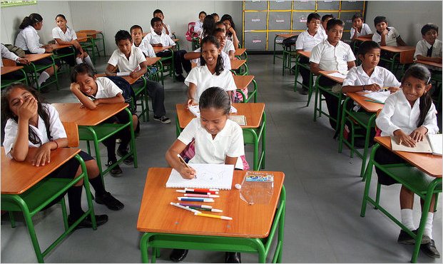 Estudiantes de la escuela Bernardita Correa agradecieron al Presidente por su nuevo plantel en Guayaquil