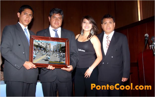 PonteCool.com entregÃ³ un reconocimiento a la Banda de Gala del  Colegio Guayaquil