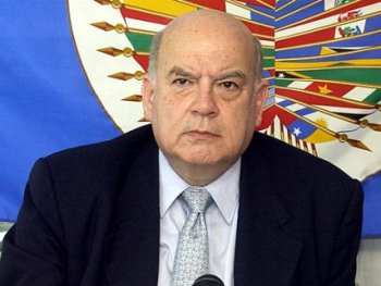 Quito ve con agrado reeleccion de Insulza en OEA, pero aun revisara su apoyo