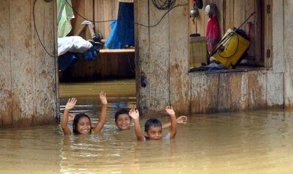 12 muertos y 181 familias afectadas por inundaciones  en Ecuador