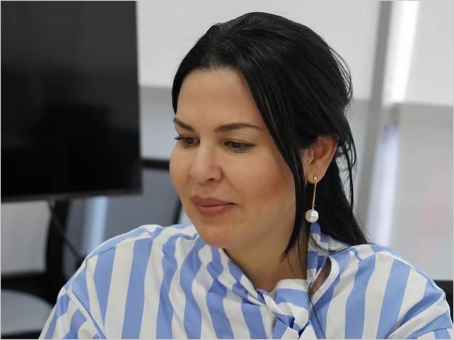 Justicia española libera a Karla Saud, exdirectiva de Progen, con medidas cautelares mientras se define su extradición a Ecuador