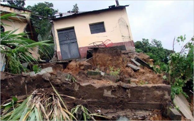 Lluvias en Ecuador dejan 12 muertos y 1.293 afectados en lo que va de 2012