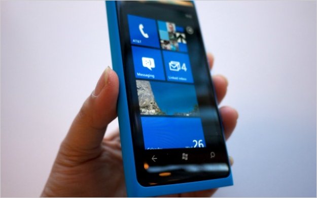 Nokia presenta sus primeros Windows Phone