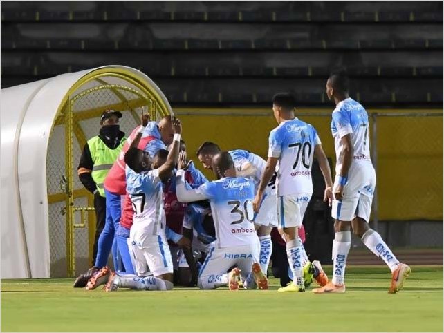 Macar� se consolida como el l�der al vencer por 3 a 1 a la U. Cat�lica en Quito