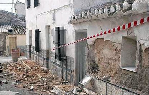 Dos terremotos causan destrozos y muertes en Lorca - EspaÃ±a
