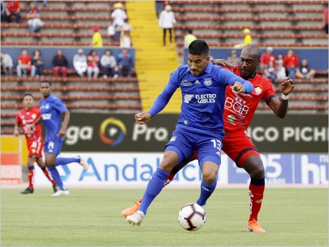 Nacional vence al Emelec con un verdadero golazo de Miguel Segura