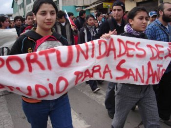 Estudiantes se sumaron a marchas de la UNE