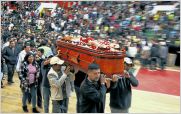 Pelileo despidi� a las 13 victimas del accidente en la v�a Bucay el Triunfo