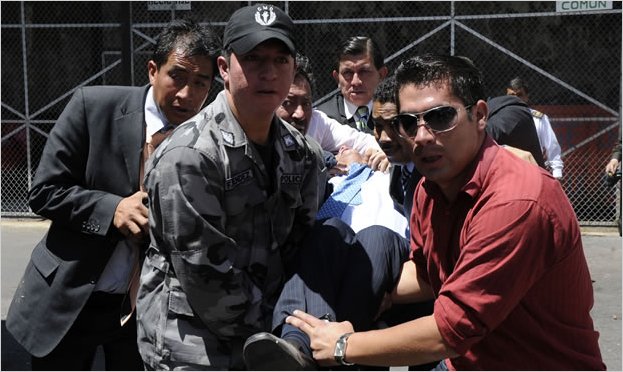 Ex policÃ­as condenados por tortura quedan libres por pena cumplida