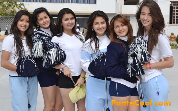 Colegios repasan intensamente para el Desfile del 12 de Noviembre del 2013