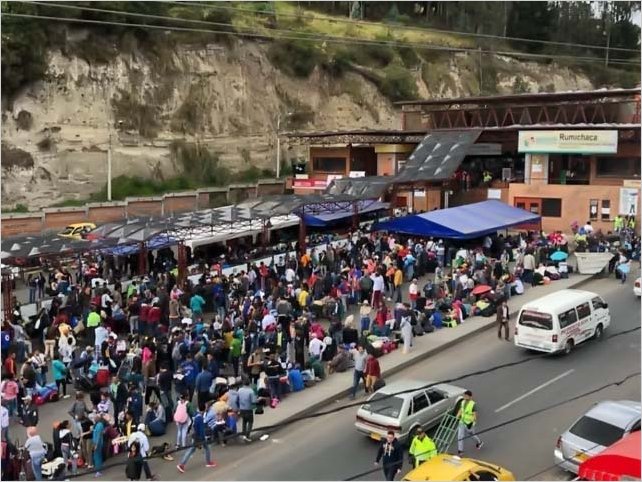 Advierten incremento de venezolanos en paso fronterizo hacia Ecuador