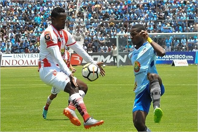 Macar� y T�cnico Universitario igualan en el estadio Bellavista