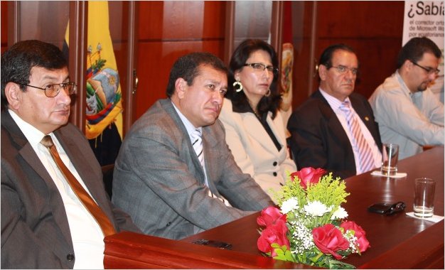 AcadÃ©micos y personalidades discuten Plan Nacional de Ciencia y TecnologÃ­a.