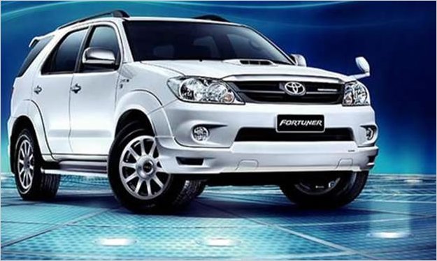 Toyota presenta el Fortuner 2012
