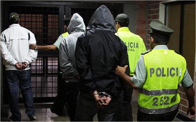 Detienen a 30 colombianos en Ecuador sospechosos de usura