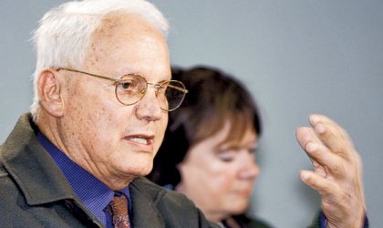 General de Ecuador RenÃ© Vargas Pazzos seguido por el DAS