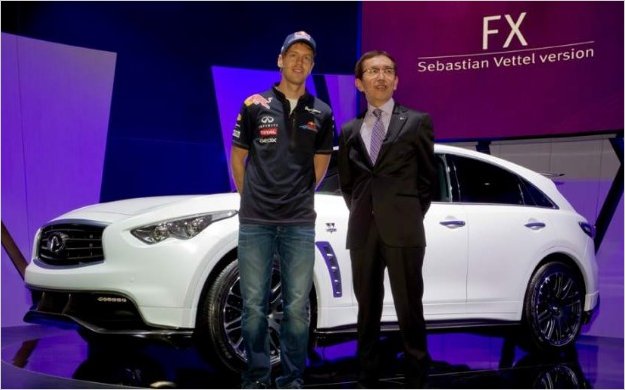 Vettel presentÃ³ en Frankfurt su versiÃ³n del Infiniti FX